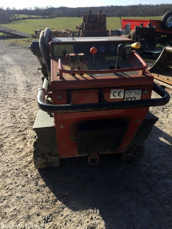 PORTE OUTILS à chenilles DITCH WITCH SK500 - Nakladalec: slika 5 PORTE OUTILS à chenilles DITCH WITCH SK500 - Nakladalec: slika 5