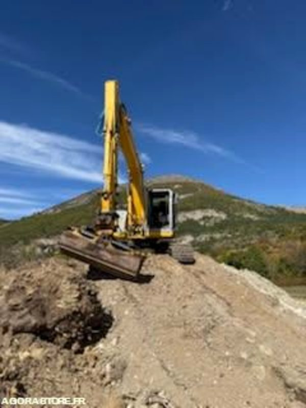 Pelle New Holland E135SR-1ES Diesel 2007 - Bager goseničar: slika 3 Pelle New Holland E135SR-1ES Diesel 2007 - Bager goseničar: slika 3