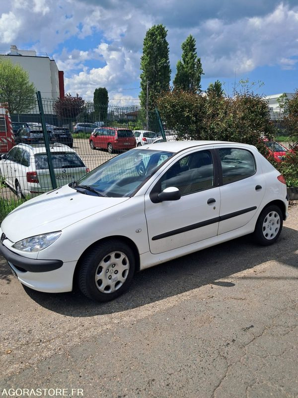 Peugeot 206 8359 ZS 42 - Avtomobil: slika 3 Peugeot 206 8359 ZS 42 - Avtomobil: slika 3