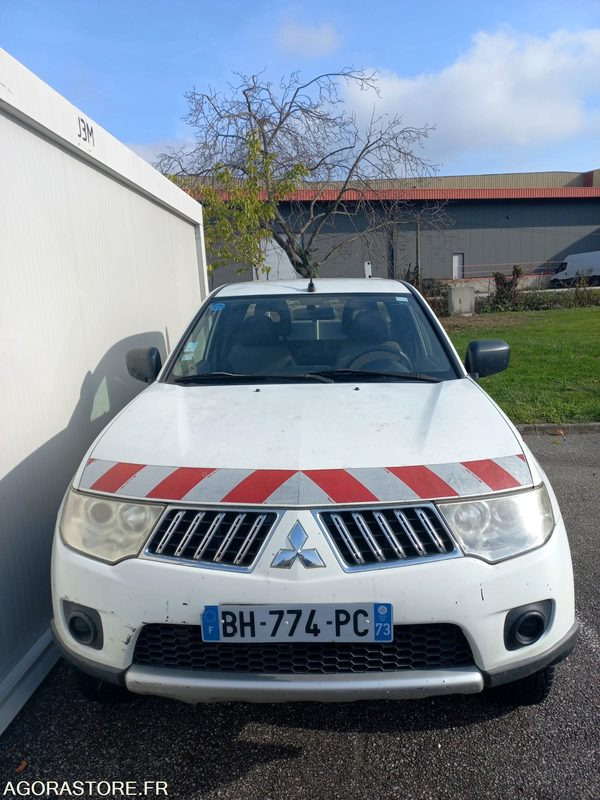 Pick-up Mitsubishi L200 de 2011 (réf. 4229) - Poltovornjak: slika 2 Pick-up Mitsubishi L200 de 2011 (réf. 4229) - Poltovornjak: slika 2