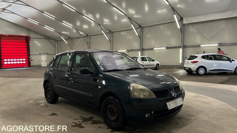 RENAULT-CLIO- 1.4-16V-EXTRÊME-ESSENCE-154073KMS - Avtomobil: slika 4 RENAULT-CLIO- 1.4-16V-EXTRÊME-ESSENCE-154073KMS - Avtomobil: slika 4