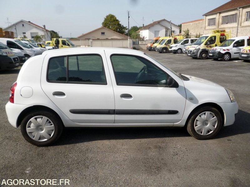 RENAULT CLIO 1.5 DCI - 2007 - Avtomobil: slika 4 RENAULT CLIO 1.5 DCI - 2007 - Avtomobil: slika 4