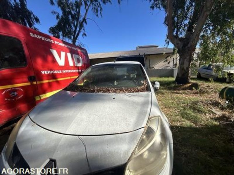 RENAULT CLIO - 2008 - 260000KM - 3664GX2A - Avtomobil: slika 2 RENAULT CLIO - 2008 - 260000KM - 3664GX2A - Avtomobil: slika 2