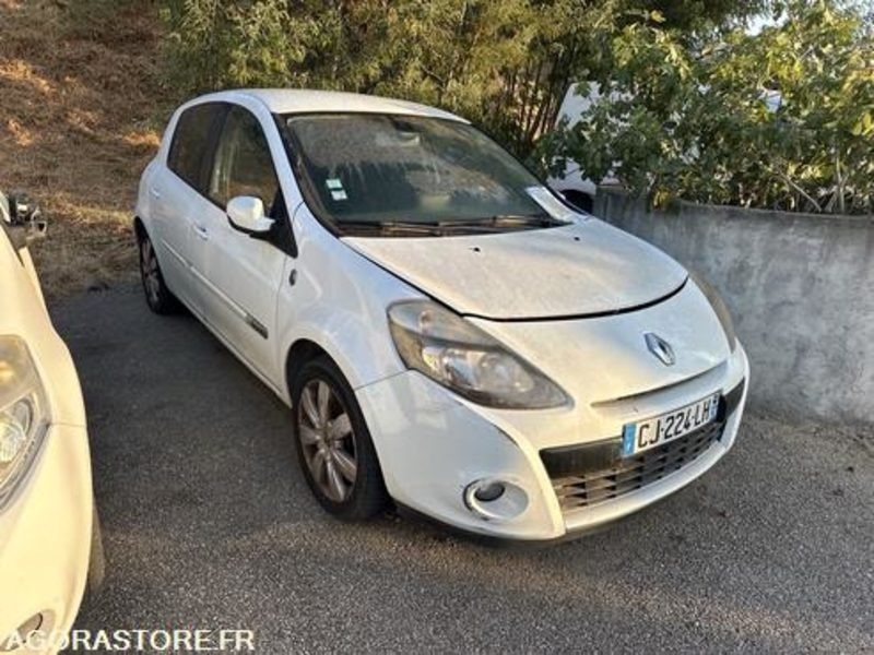 RENAULT CLIO - 2012 - 136676KM - CJ224LH - Avtomobil: slika 2 RENAULT CLIO - 2012 - 136676KM - CJ224LH - Avtomobil: slika 2