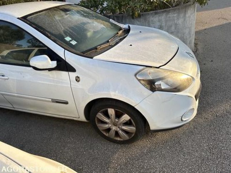 RENAULT CLIO - 2012 - 136676KM - CJ224LH - Avtomobil: slika 3 RENAULT CLIO - 2012 - 136676KM - CJ224LH - Avtomobil: slika 3