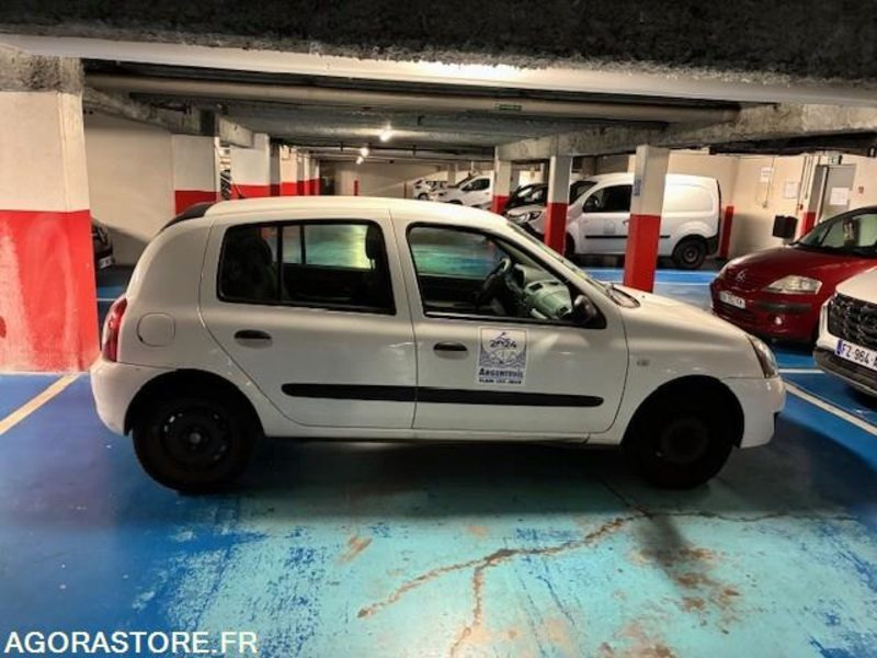 RENAULT CLIO ESSENCE de 2008 avec 153100 KMS PARFAIT ETAT ET ROULANTE - Avtomobil: slika 3 RENAULT CLIO ESSENCE de 2008 avec 153100 KMS PARFAIT ETAT ET ROULANTE - Avtomobil: slika 3