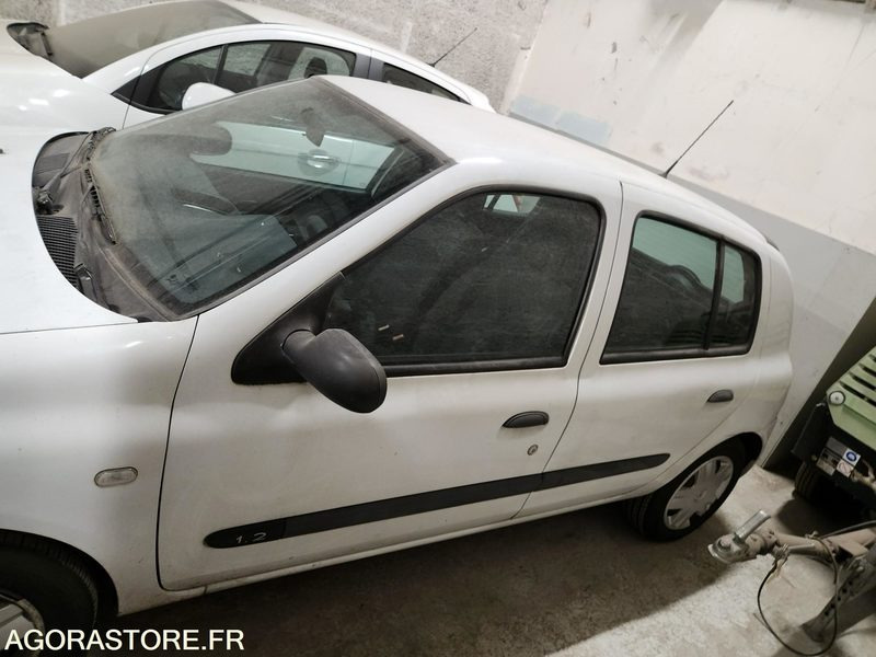 RENAULT CLIO - Avtomobil: slika 2 RENAULT CLIO - Avtomobil: slika 2
