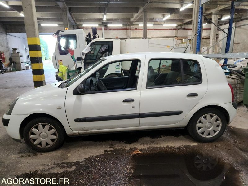 RENAULT CLIO - Avtomobil: slika 2 RENAULT CLIO - Avtomobil: slika 2