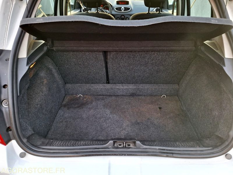 Avtomobil RENAULT CLIO3 Phase2 _ 3 places _ Diesel 1.5DCI: slika 7 Avtomobil RENAULT CLIO3 Phase2 _ 3 places _ Diesel 1.5DCI: slika 7