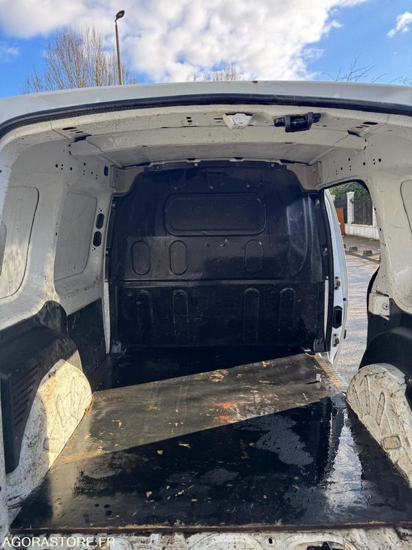 RENAULT KANGOO - 2016 - 300 000 KM - Mali kombi: slika 4 RENAULT KANGOO - 2016 - 300 000 KM - Mali kombi: slika 4