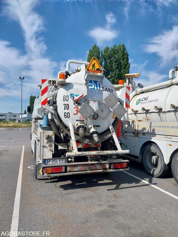 RENAULT Kerax 320 HUWER ADR 2002 (165000Km) ROULANT EXPORT UNIQUEMENT - Vakuumski tovornjak: slika 4 RENAULT Kerax 320 HUWER ADR 2002 (165000Km) ROULANT EXPORT UNIQUEMENT - Vakuumski tovornjak: slika 4