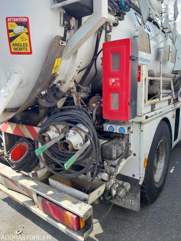 RENAULT Kerax 320 HUWER ADR 2002 (165000Km) ROULANT EXPORT UNIQUEMENT - Vakuumski tovornjak: slika 5 RENAULT Kerax 320 HUWER ADR 2002 (165000Km) ROULANT EXPORT UNIQUEMENT - Vakuumski tovornjak: slika 5