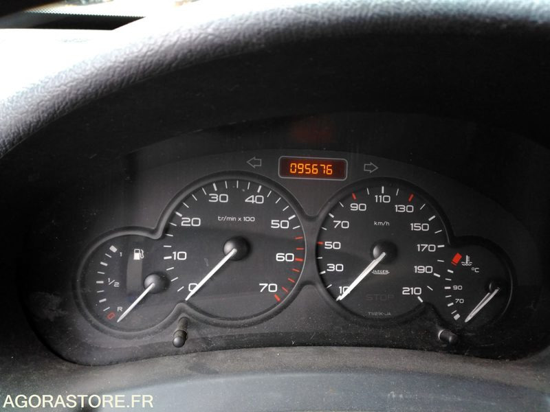 Dostavno vozilo s kesonom, Dostavno vozilo z dvojno kabino RENAULT MASCOTT BENNE: slika 9 Dostavno vozilo s kesonom, Dostavno vozilo z dvojno kabino RENAULT MASCOTT BENNE: slika 9