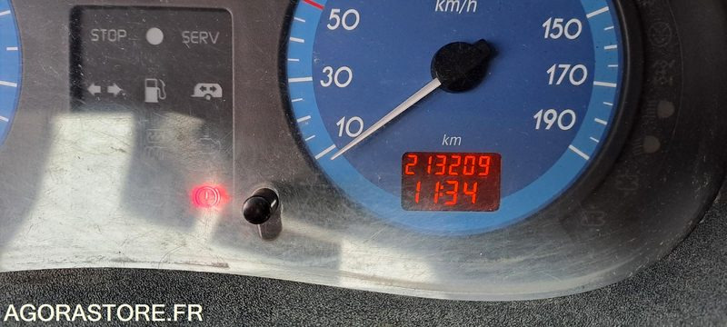 RENAULT MASCOTT PLATEAU ET CELLULE ATELIER - 213216km - 2001 - Dostavno vozilo prekucnik: slika 5 RENAULT MASCOTT PLATEAU ET CELLULE ATELIER - 213216km - 2001 - Dostavno vozilo prekucnik: slika 5