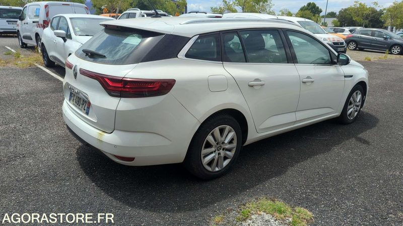 RENAULT MÉGANE 126390kms - 2021 - Karavan: slika 2 RENAULT MÉGANE 126390kms - 2021 - Karavan: slika 2