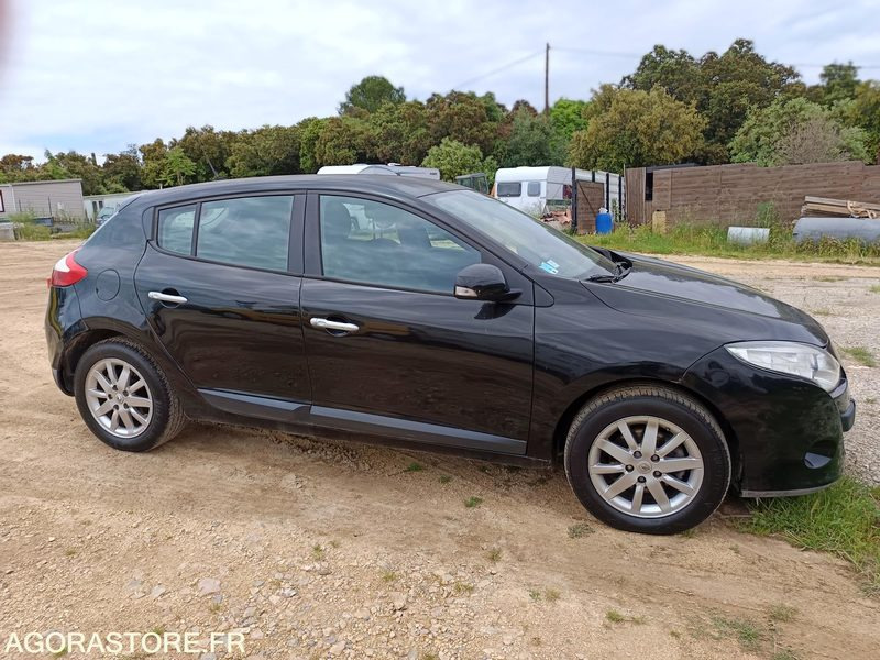 RENAULT MEGANE - 2009 - 185000KMS - Avtomobil: slika 3 RENAULT MEGANE - 2009 - 185000KMS - Avtomobil: slika 3