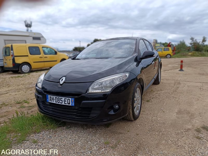 RENAULT MEGANE - 2009 - 185000KMS - Avtomobil: slika 2 RENAULT MEGANE - 2009 - 185000KMS - Avtomobil: slika 2