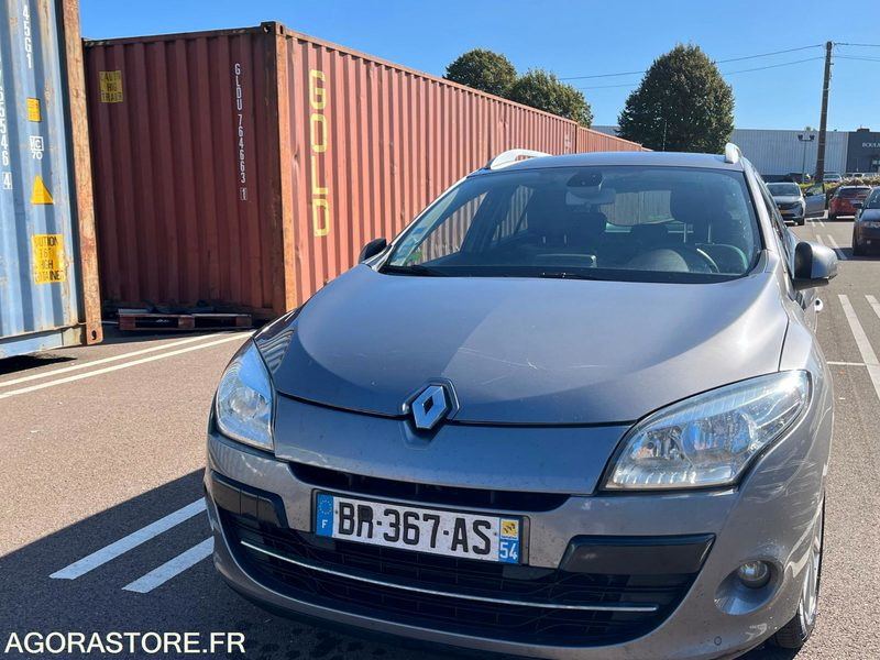 RENAULT MEGANE ESTATE XV DE FRANCE DCI 110 - Avtomobil: slika 4 RENAULT MEGANE ESTATE XV DE FRANCE DCI 110 - Avtomobil: slika 4