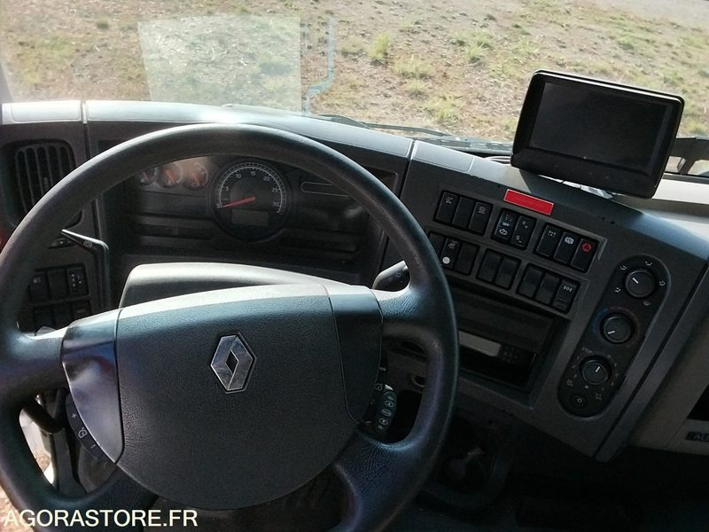 RENAULT PREMIUM 380-26 / 2010 / 475 190 km - Tovornjak-šasija: slika 4 RENAULT PREMIUM 380-26 / 2010 / 475 190 km - Tovornjak-šasija: slika 4