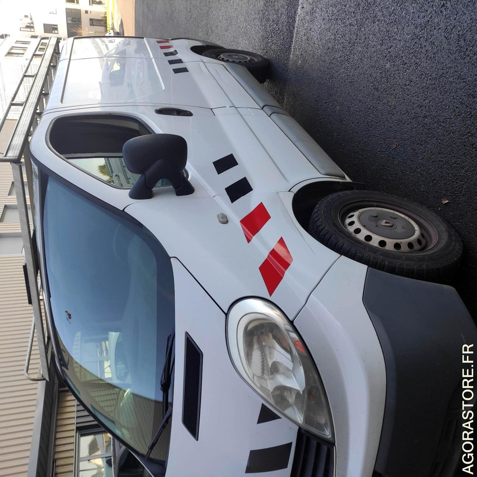 RENAULT - TRAFIC - 2014 / 180193 KMS (DE-503-XA) - Furgon: slika 2 RENAULT - TRAFIC - 2014 / 180193 KMS (DE-503-XA) - Furgon: slika 2