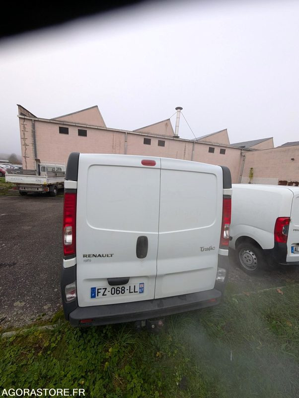 RENAULT TRAFIC 90CV 2.0 DCI - 209 014 KM - Furgon: slika 4 RENAULT TRAFIC 90CV 2.0 DCI - 209 014 KM - Furgon: slika 4