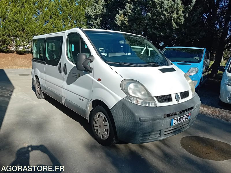 RENAULT TRAFIC VP DCI 100 TPMR - 134000km - 2006 - Furgon: slika 2 RENAULT TRAFIC VP DCI 100 TPMR - 134000km - 2006 - Furgon: slika 2