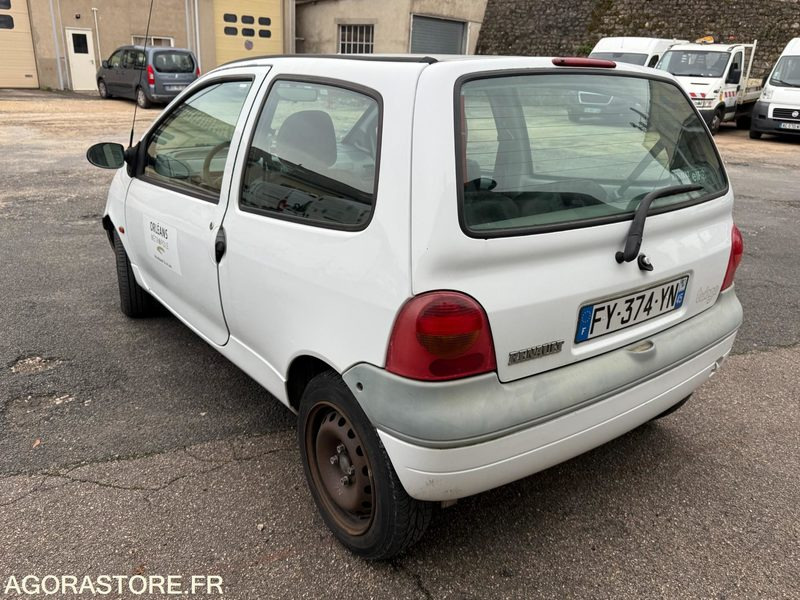 RENAULT TWINGO - 2002 - 158000KM - Avtomobil: slika 3 RENAULT TWINGO - 2002 - 158000KM - Avtomobil: slika 3
