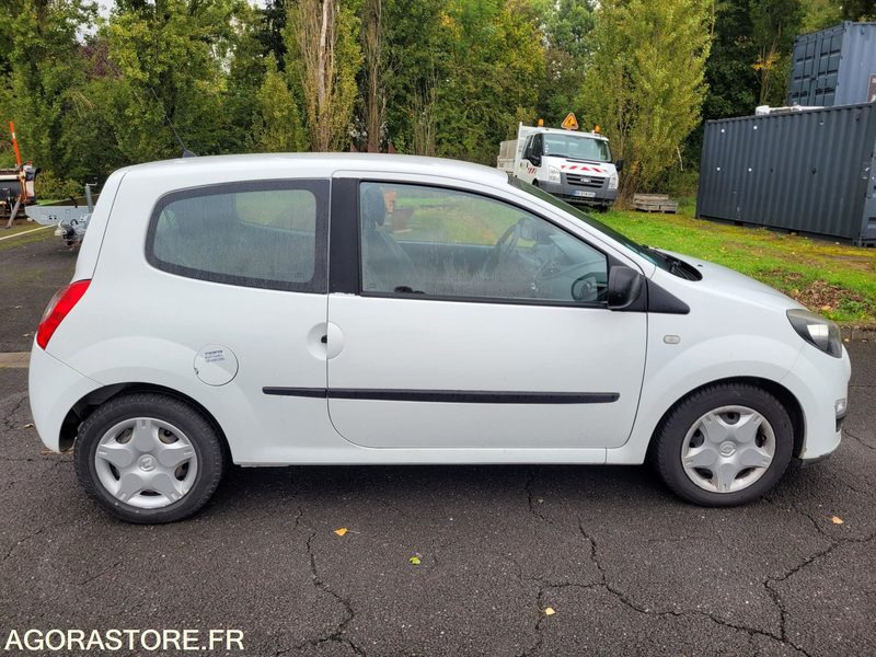 RENAULT TWINGO - DB-290-VQ - VIN VF1CNJ10550142907 - Avtomobil: slika 4 RENAULT TWINGO - DB-290-VQ - VIN VF1CNJ10550142907 - Avtomobil: slika 4