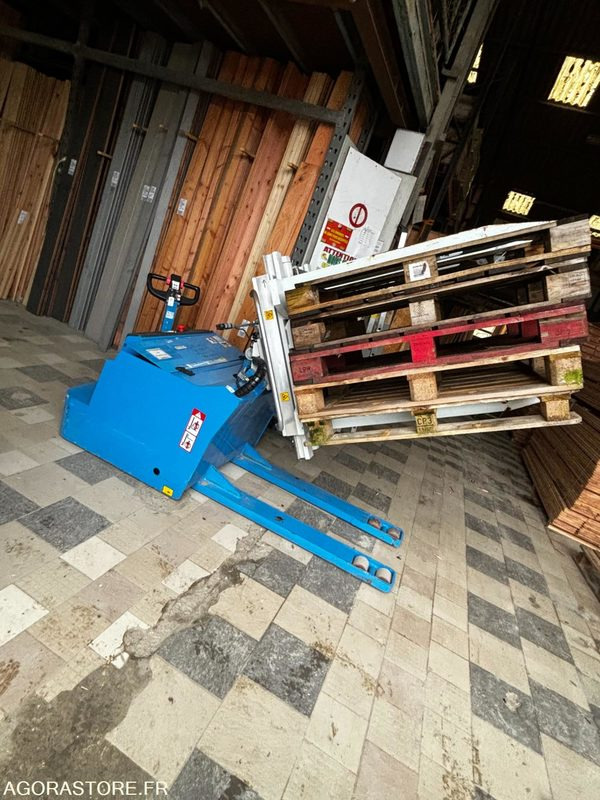 RETOURNEUR DE PALETTES autonome transpalette - Orodje/ Oprema: slika 1 RETOURNEUR DE PALETTES autonome transpalette - Orodje/ Oprema: slika 1