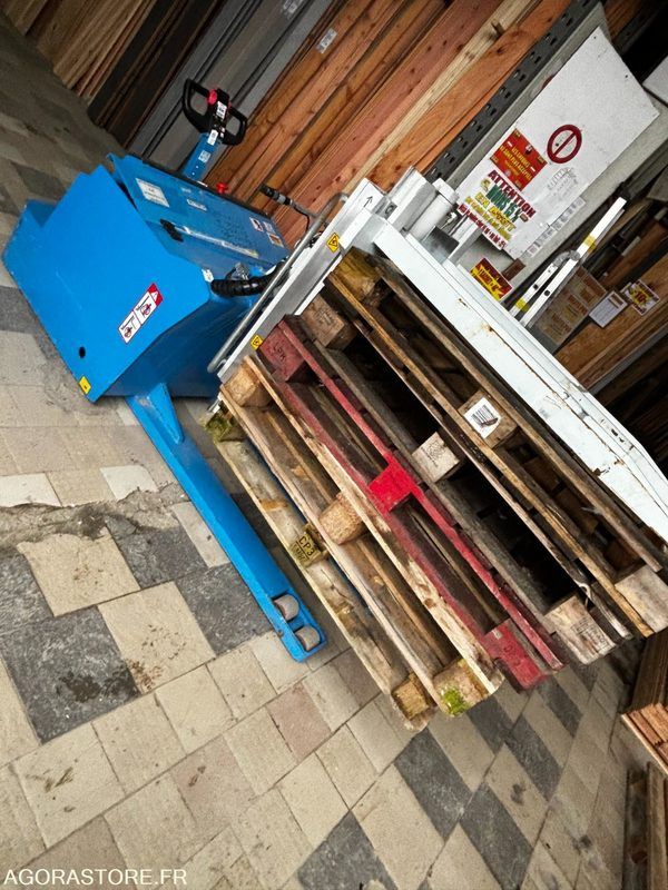 RETOURNEUR DE PALETTES autonome transpalette - Orodje/ Oprema: slika 2 RETOURNEUR DE PALETTES autonome transpalette - Orodje/ Oprema: slika 2