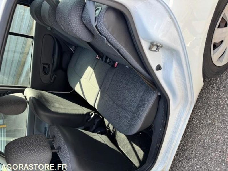 Renault CLIO 2 - Avtomobil: slika 5 Renault CLIO 2 - Avtomobil: slika 5