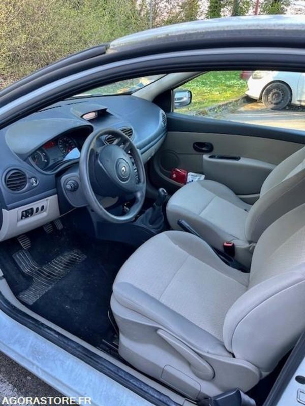 Renault Clio 164741 kms 2007 - Avtomobil: slika 5 Renault Clio 164741 kms 2007 - Avtomobil: slika 5