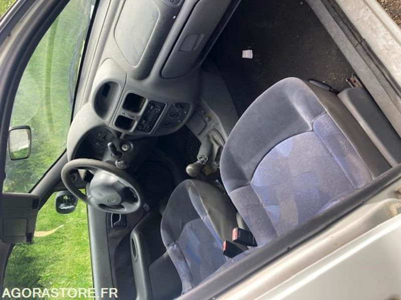 Renault Clio - Avtomobil: slika 4 Renault Clio - Avtomobil: slika 4
