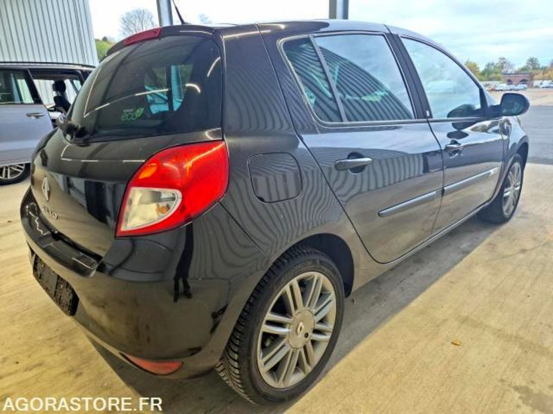 Renault Clio III Phase 2 – TomTom Edition 1.2 75 – 2011 – Seulement 33 200 km – - Avtomobil: slika 2 Renault Clio III Phase 2 – TomTom Edition 1.2 75 – 2011 – Seulement 33 200 km – - Avtomobil: slika 2