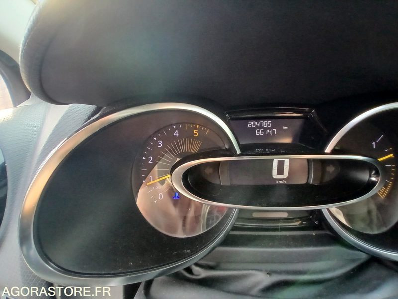 Renault Clio IV – Diesel – 2015-204 746 km - Avtomobil: slika 2 Renault Clio IV – Diesel – 2015-204 746 km - Avtomobil: slika 2