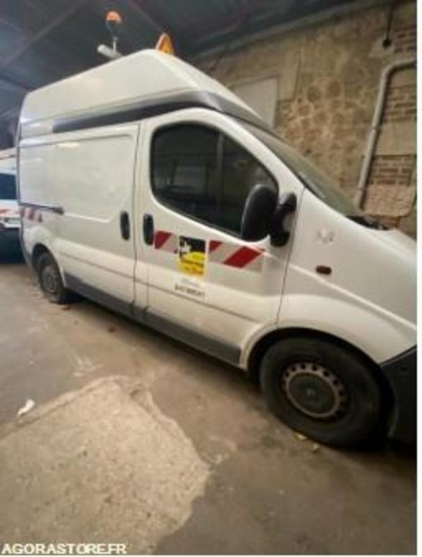 Renault Trafic - 92373kms - 2008 - 4425ZC76 - Furgon: slika 4 Renault Trafic - 92373kms - 2008 - 4425ZC76 - Furgon: slika 4