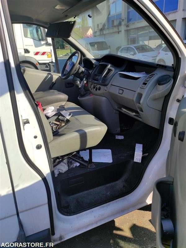 Renault Trafic II Fourgon Phase 2 L1H1 1000kg 2.0 dCi 16V 90 cv - Furgon: slika 5 Renault Trafic II Fourgon Phase 2 L1H1 1000kg 2.0 dCi 16V 90 cv - Furgon: slika 5