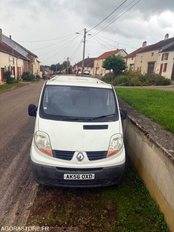 Renault Trafic dci 115 / 228000 km - Immatriculation anglaise - Mali kombi, Dostavno vozilo z dvojno kabino: slika 4 Renault Trafic dci 115 / 228000 km - Immatriculation anglaise - Mali kombi, Dostavno vozilo z dvojno kabino: slika 4