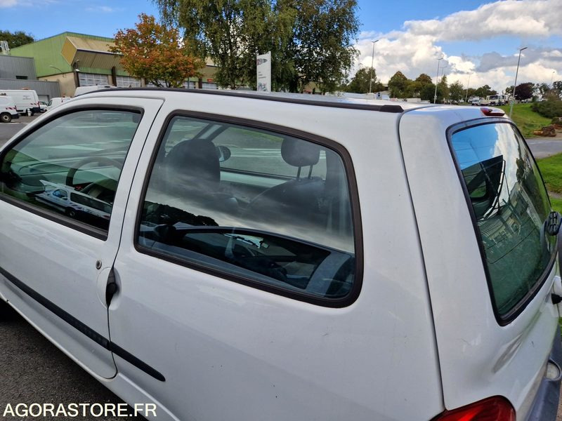 Renault Twingo - 2007 - 85550 - 23AHL29 - Avtomobil: slika 4 Renault Twingo - 2007 - 85550 - 23AHL29 - Avtomobil: slika 4