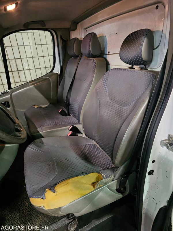 Renault trafic - 2008 - 51119km - 239 AMZ 93 - Furgon: slika 5 Renault trafic - 2008 - 51119km - 239 AMZ 93 - Furgon: slika 5