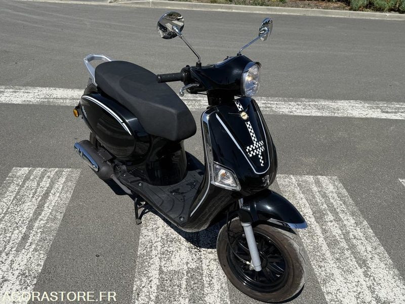Motorno kolo SCOOTER 125cc tnt motor: slika 7