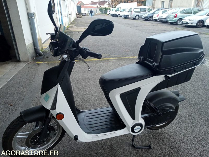 Scooter électrique Peugeot Genzee - Motorno kolo: slika 2 Scooter électrique Peugeot Genzee - Motorno kolo: slika 2