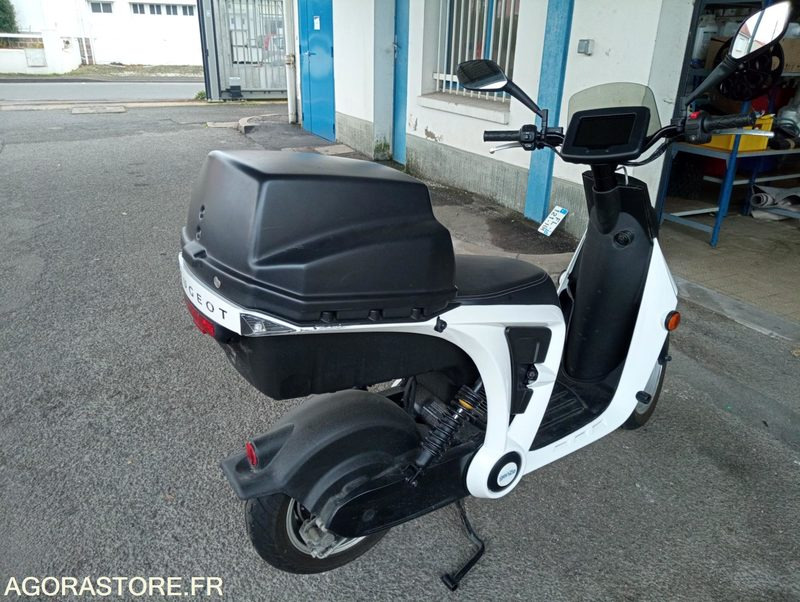 Scooter électrique Peugeot Genzee - Motorno kolo: slika 4 Scooter électrique Peugeot Genzee - Motorno kolo: slika 4