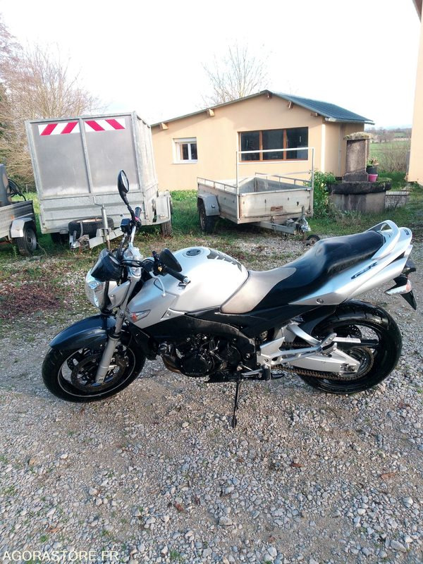 Suzuki GSR600 - Motorno kolo: slika 2 Suzuki GSR600 - Motorno kolo: slika 2