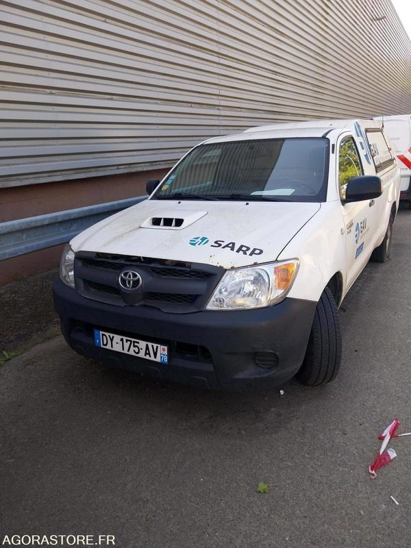 TOYOTA Hilux 4x2 Groupe HP 2007 (448000Km) VENTE EXPORT UNIQUEMENT ROULANT - Mali kombi: slika 1 TOYOTA Hilux 4x2 Groupe HP 2007 (448000Km) VENTE EXPORT UNIQUEMENT ROULANT - Mali kombi: slika 1
