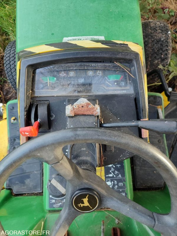 TRACTEUR TONDEUSE JOHN DEERE 455 - Vrtna kosilnica: slika 4 TRACTEUR TONDEUSE JOHN DEERE 455 - Vrtna kosilnica: slika 4