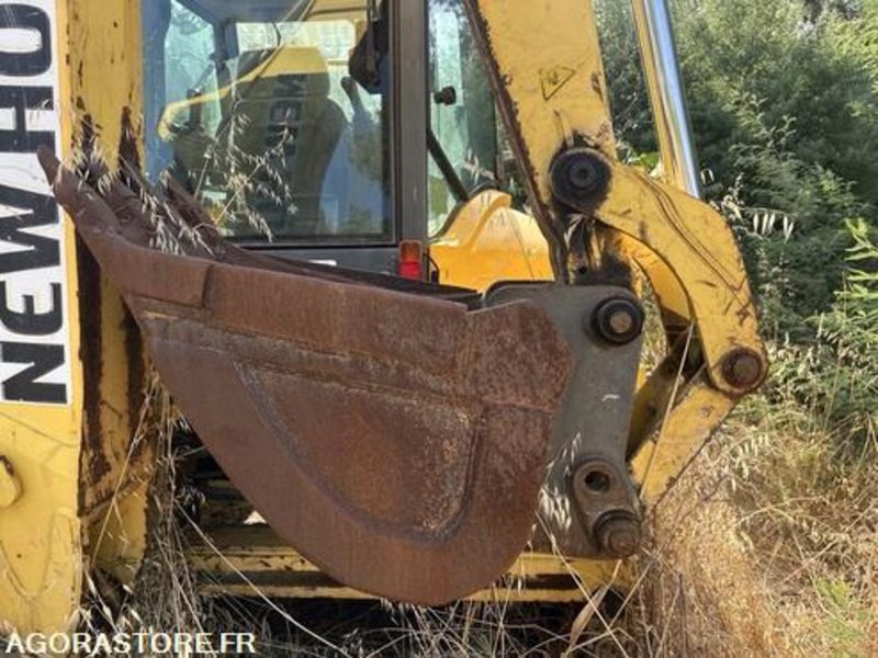 TRACTOPELLE NEW HOLLAND B115B - 2628H - 2009 - Bager nakladalec: slika 3 TRACTOPELLE NEW HOLLAND B115B - 2628H - 2009 - Bager nakladalec: slika 3