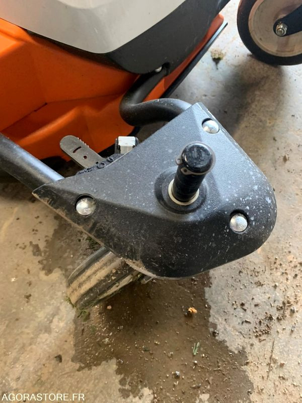 Tondeuse STIHL - Vrtna kosilnica: slika 4 Tondeuse STIHL - Vrtna kosilnica: slika 4