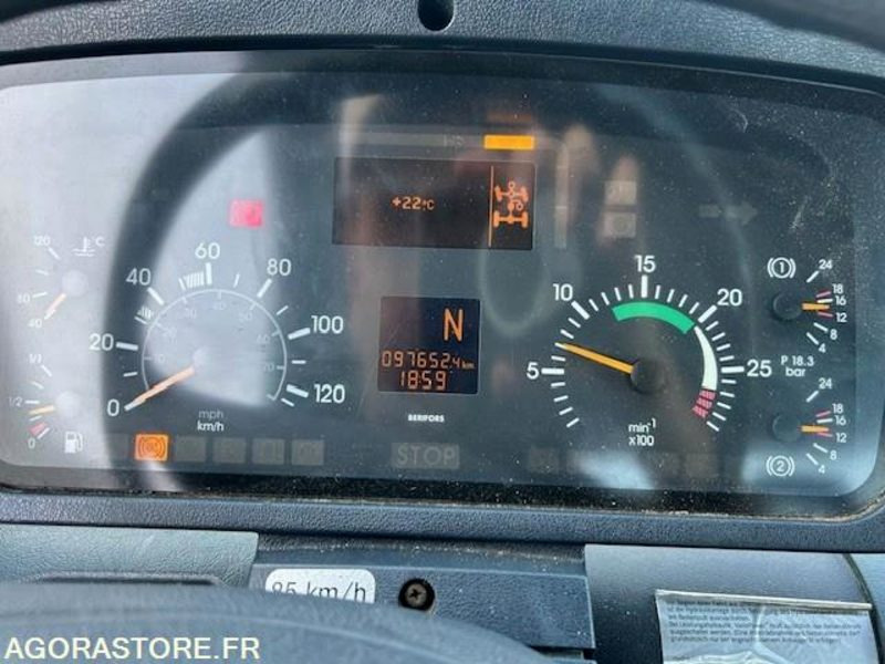 MERCEDES UNIMOG U300C VERSION COMMUNALE 2000 97652 KM - Tovornjak: slika 3 MERCEDES UNIMOG U300C VERSION COMMUNALE 2000 97652 KM - Tovornjak: slika 3