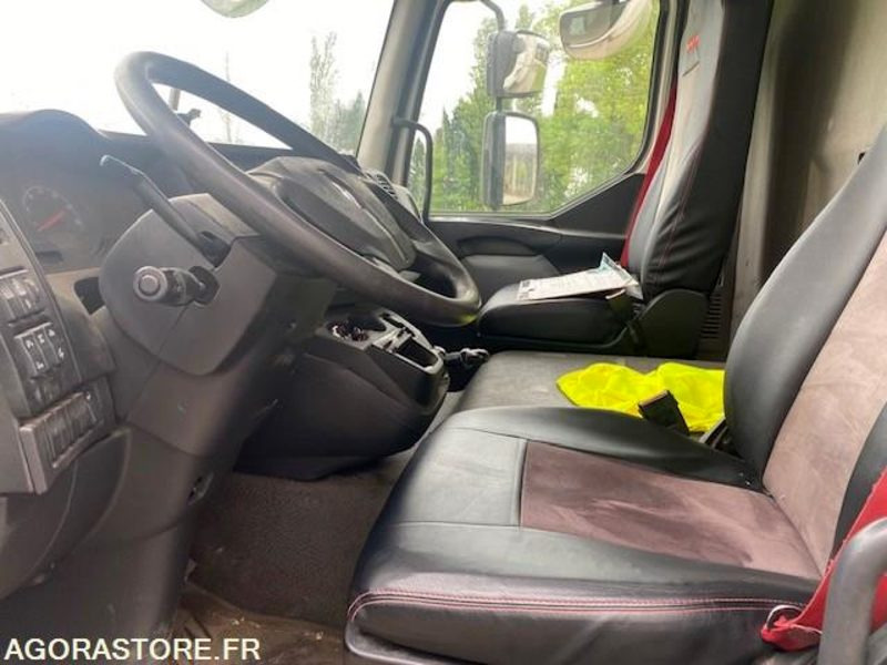 RENAULT FOURGON HAYON D12 - 2017 - 300 000km - Tovornjak: slika 2 RENAULT FOURGON HAYON D12 - 2017 - 300 000km - Tovornjak: slika 2